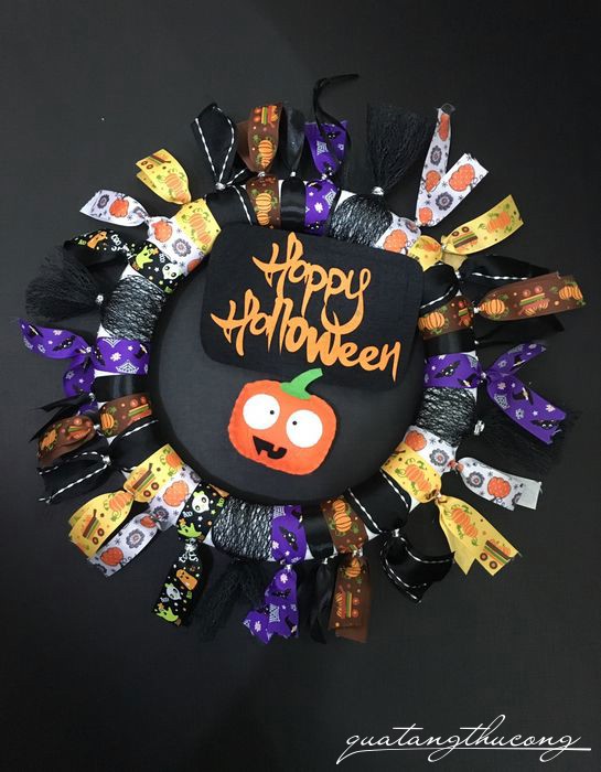 Vòng treo Halloween ruy băng bí đỏ